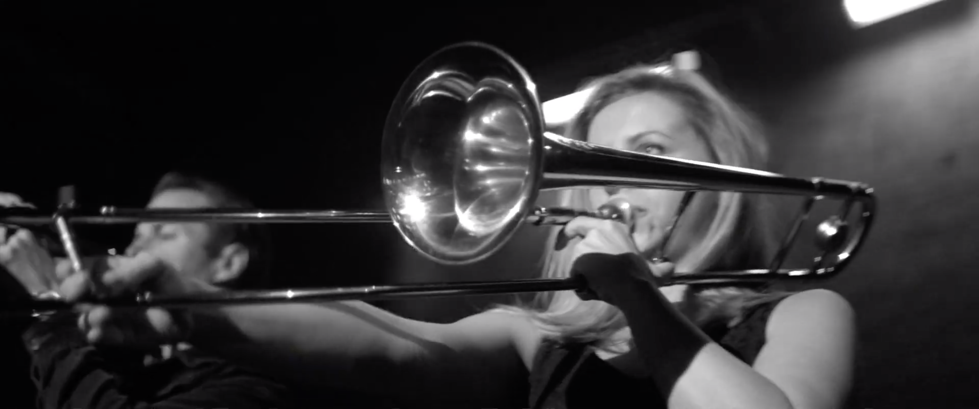 Still from the music video for Maarten Heijmans & Band - Sammy. It's a close-up of the trombone player.