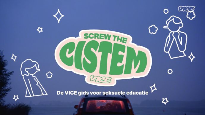 Still from Screw the CIStem. A wide shot of the back of a car in the dark with a graphic 'sticker' design title that says "SCREW THE CISTEM" on top of it. On the sides are various illustrations and below is the text "De VICE gids voor seksuele educatie".