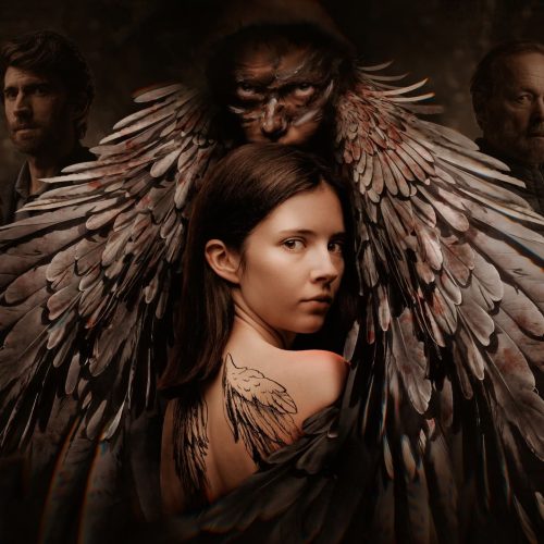 Poster design from Sphinx. In the front is Minke Moorman, a 14 year old young white woman with dark brown hair, with her back turned to the camera. She has a tattoo of a set of wings on her back. She is surrounded by 2 pairs of huge bird wings, with an ominous face looming above her. On both sides are the other characters of the drama series.